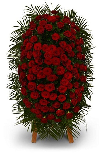 Ритуальный венок из живых цветов